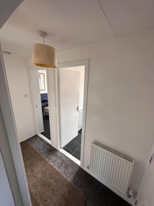 Semi-detached chalet at Maryville Caravan Site - Uddingston, Glasgow Apartment in Glasgow