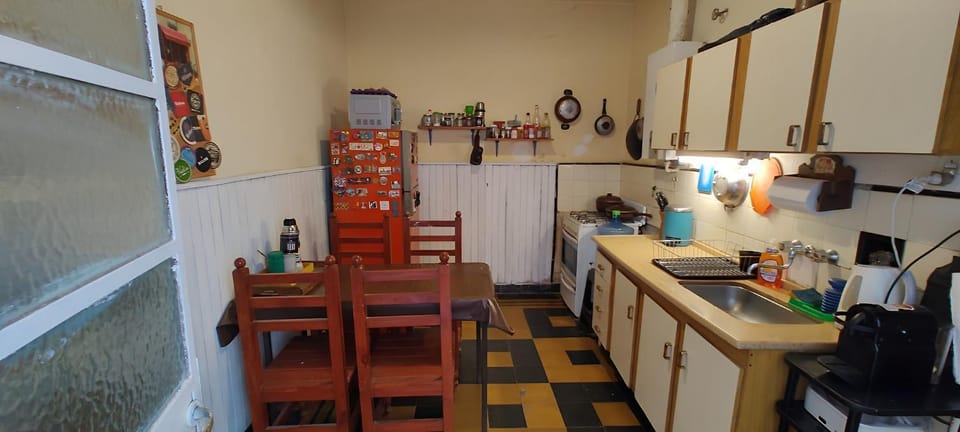 Coffee/tea facilities, Kitchen or kitchenette, Communal kitchen, minibar, pet friendly, kitchen, Internal: Not applicable to any particular room