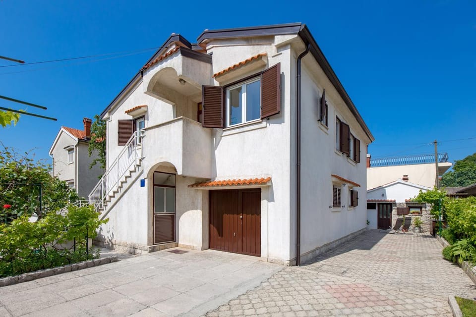 Property building, Facade/entrance, Day, Parking