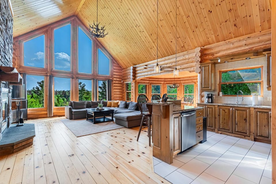 Fiddler Lake Resort - Deer 81 Chalet in Quebec