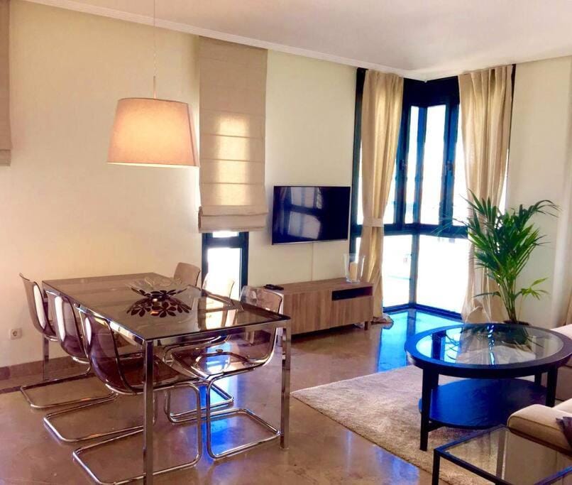 Living room, Seating area, Dining area