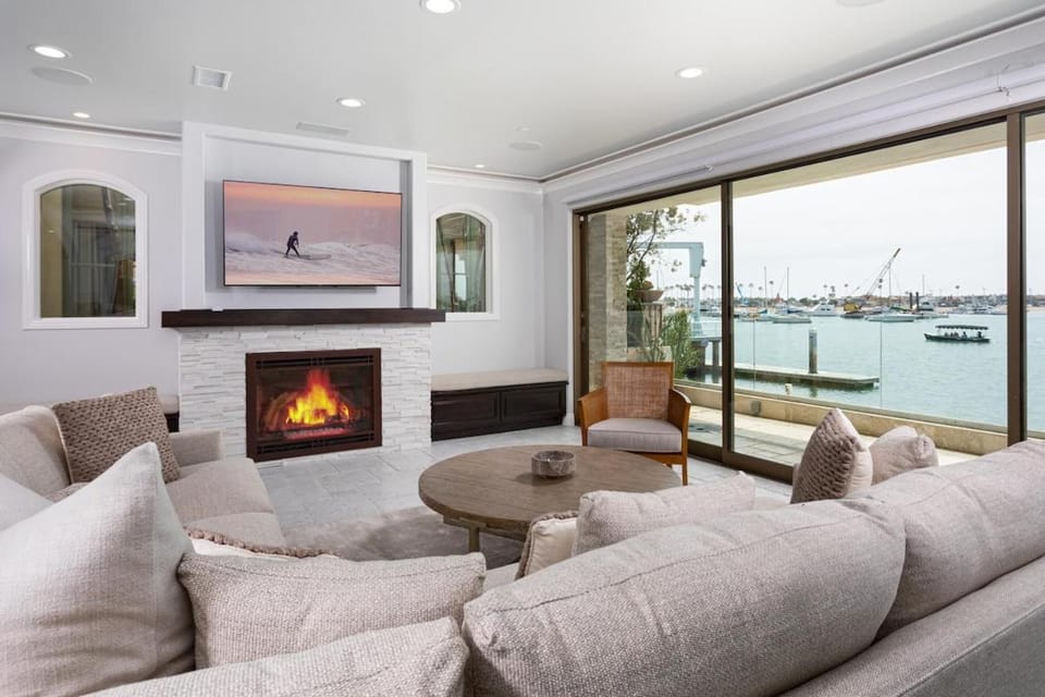 367 Via Lido Soud House in Lido Isle