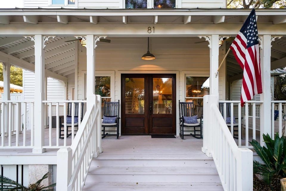 Property building, Facade/entrance, Balcony/Terrace