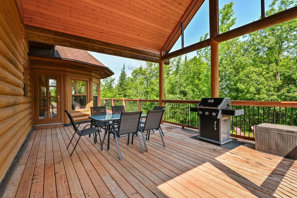 Fiddler Lake Resort - Deer 86 Chalet in Quebec
