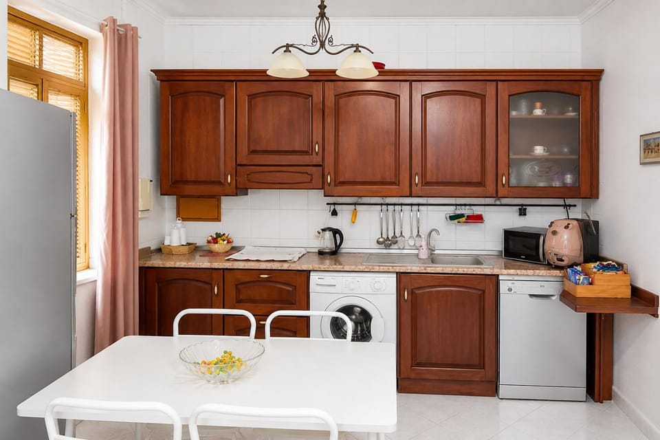 Coffee/tea facilities, Kitchen or kitchenette, stove, toaster