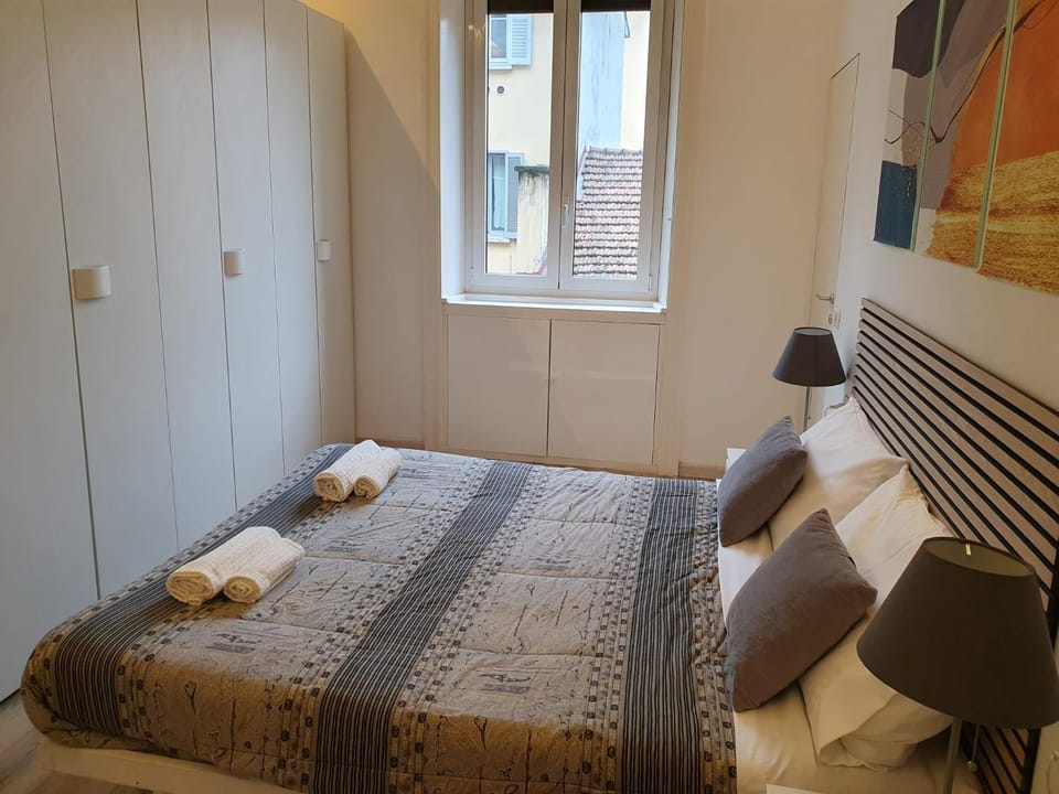 Lovely & Spacious Apartment in Milan