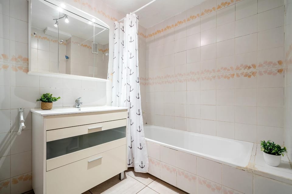 Bathroom, Bath