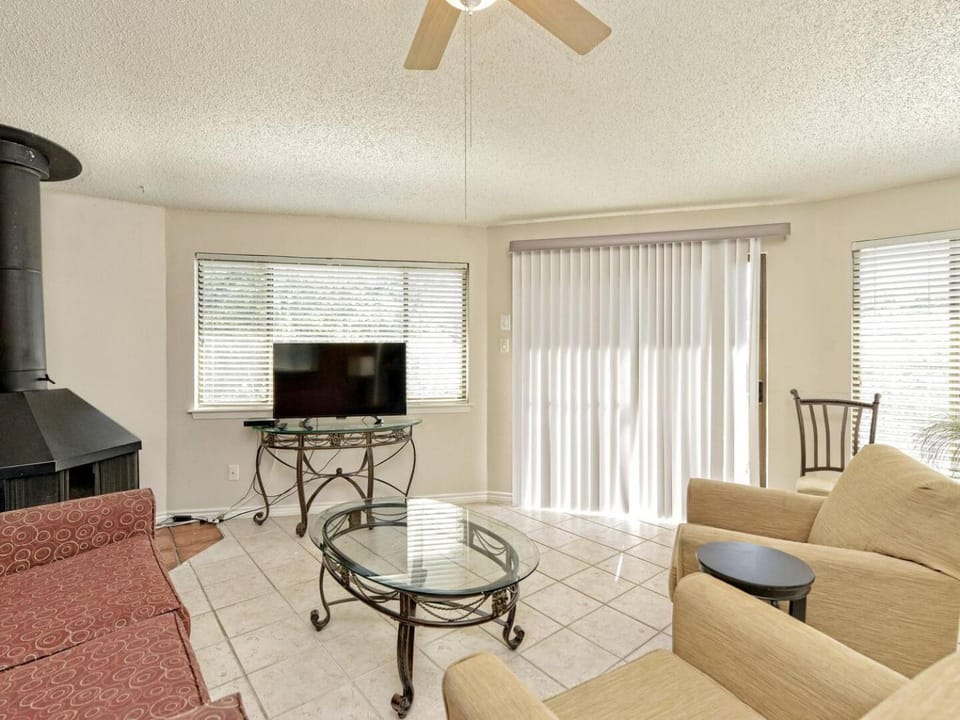 Lake Travis Bungalow Casita Golden Rod #2 House in Point Venture