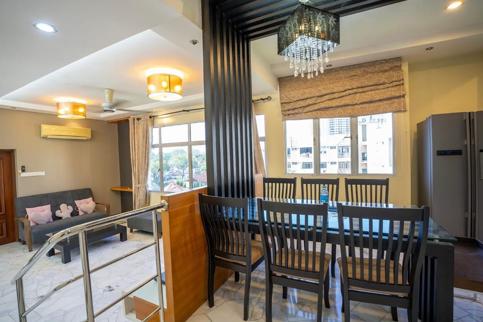Living room, Dining area