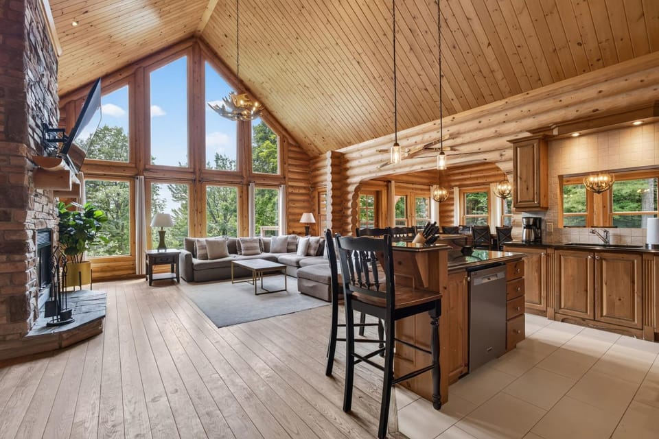 Fiddler Lake Resort - Elk 96 Chalet in Quebec