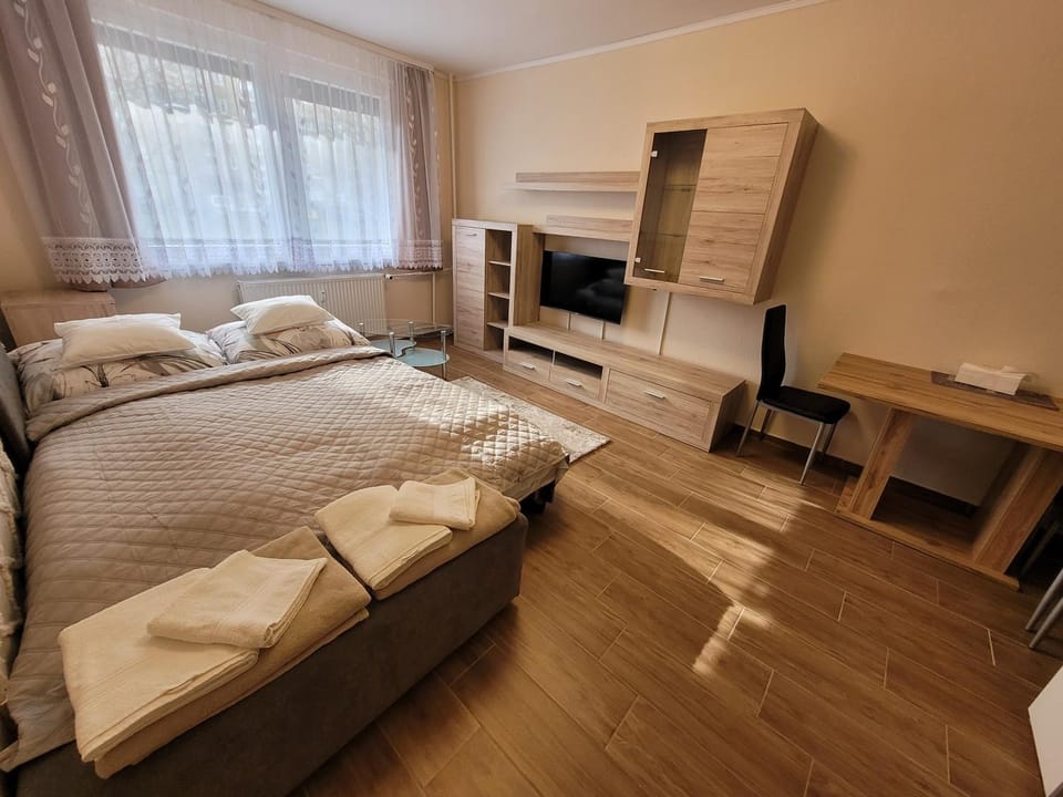 Bed, Living room, Bedroom