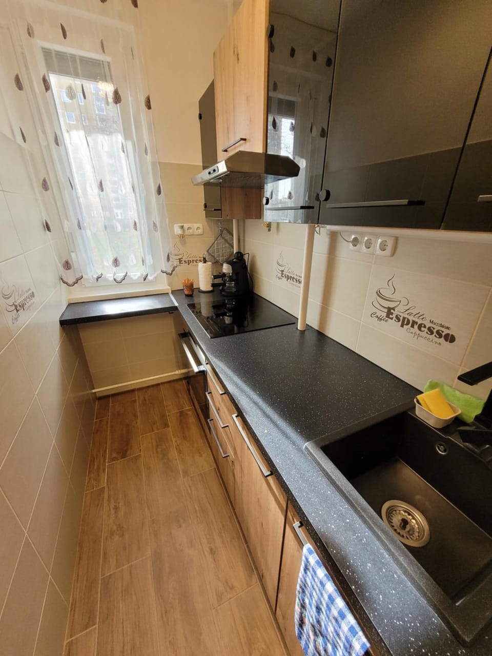 Kitchen or kitchenette, pet friendly, stove, toaster