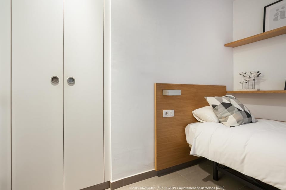 Bed, Photo of the whole room, Bedroom, wardrobe