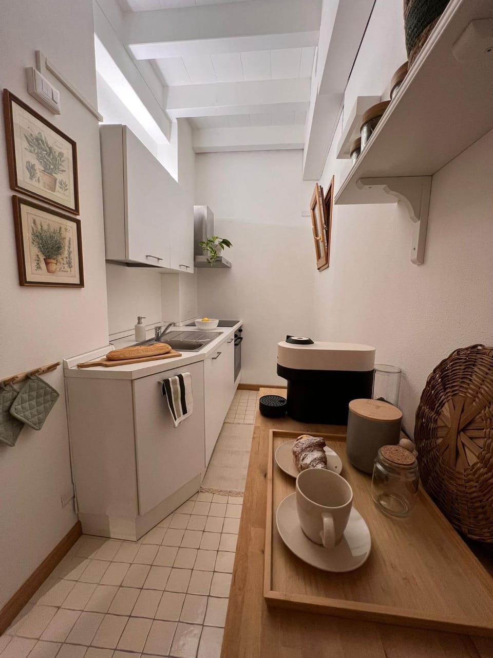 Kitchen or kitchenette