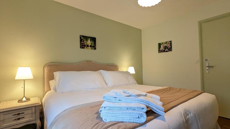 Chambres d'Hotes CASCAROT Bed and Breakfast in Bourgogne-Franche-Comté