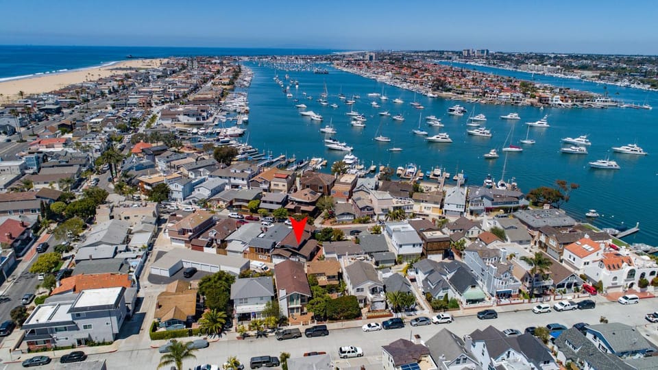 318 Lindo Ave House in Balboa Peninsula