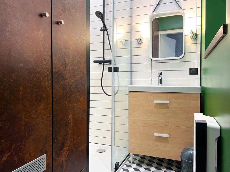 Shower, Bathroom