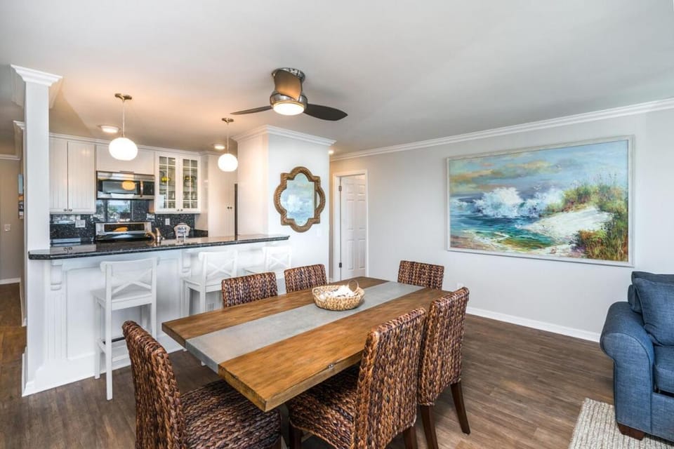 600 E Oceanfront 2B House in Balboa Peninsula