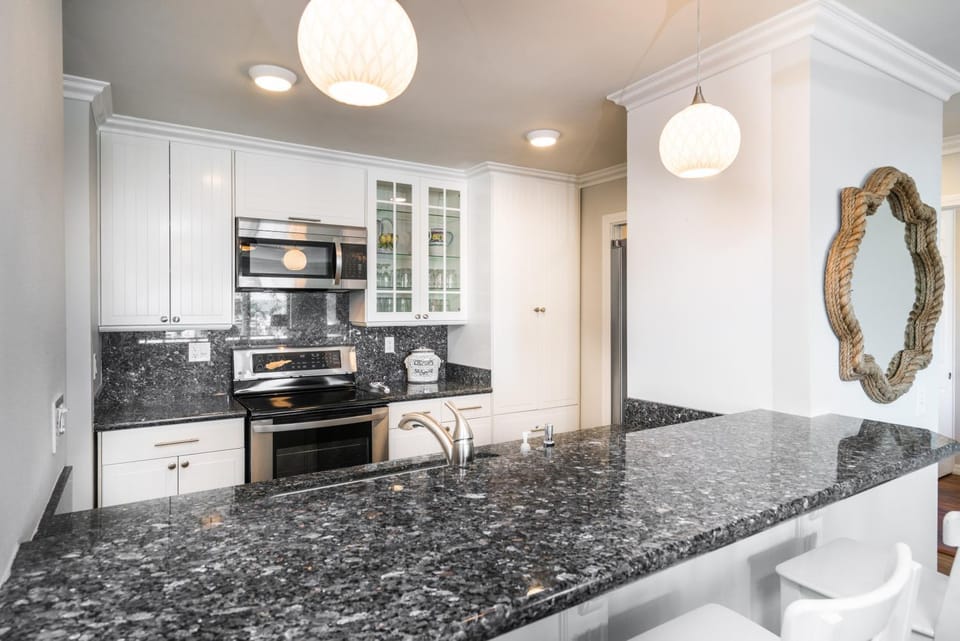 600 E Oceanfront 2B House in Balboa Peninsula