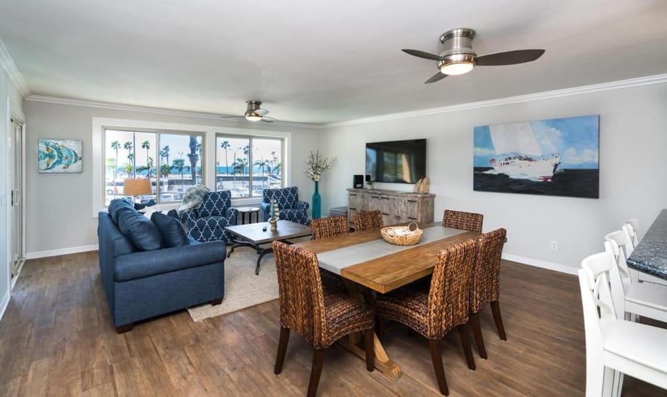 600 E Oceanfront 2B House in Balboa Peninsula
