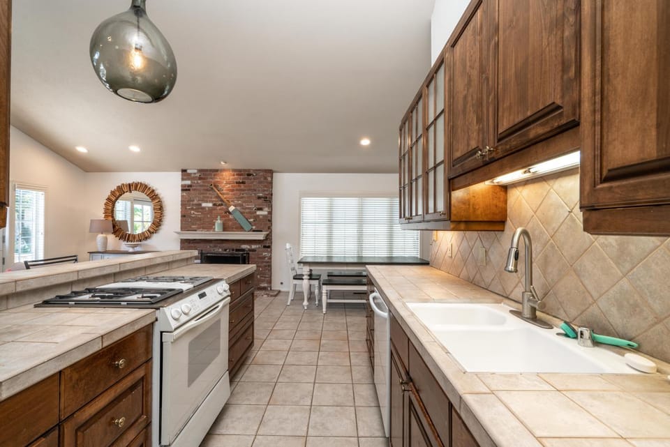 210 Opal Ave Front House House in Balboa Island