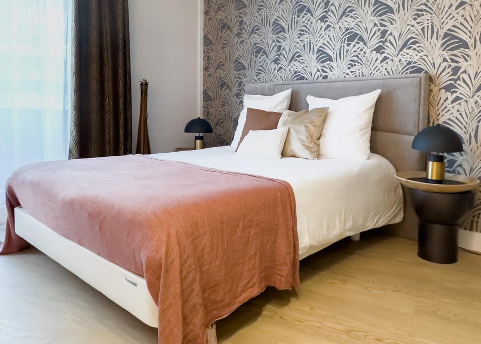 Bed, Kitchen or kitchenette, Photo of the whole room, Bedroom