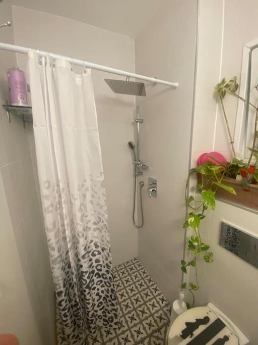 Sarin room Apartment in Center District