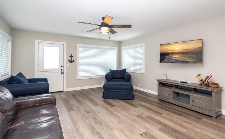 129 Opal Ave A & B House in Balboa Island