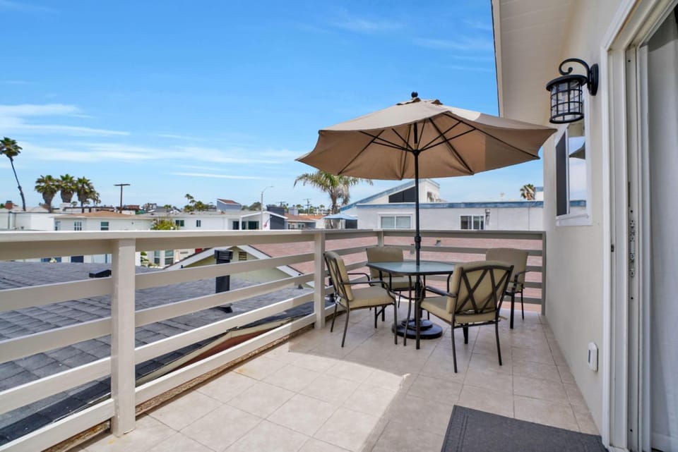 114 Forty Second Street B House in Balboa Peninsula