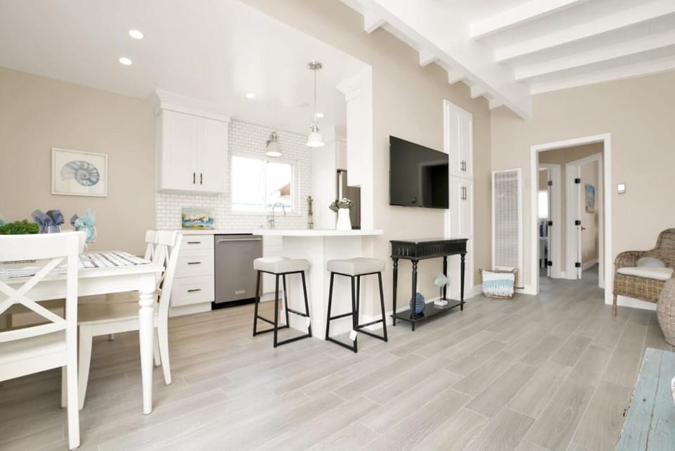 114 Forty Second Street B House in Balboa Peninsula