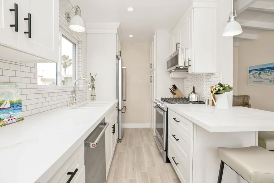 114 Forty Second Street B House in Balboa Peninsula