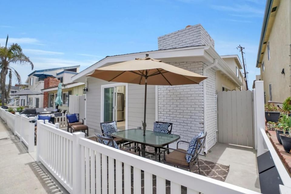 114 Forty Second Street A and B House in Balboa Peninsula