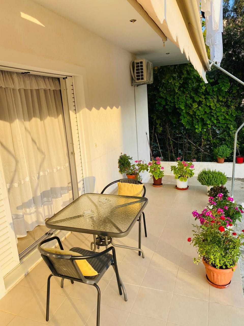 Balcony/Terrace, Garden view