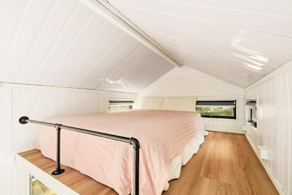 5 Acre Retreat Jimboomba Loft by Tiny Away House in Queensland