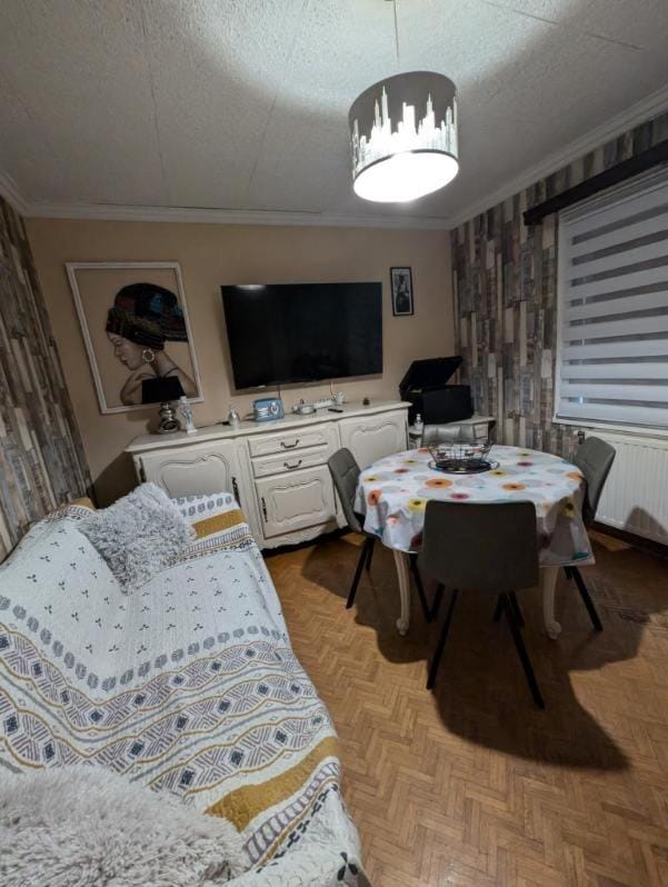 Maison atypique 5 couchages ,2 lits doubles et un lit simple ! avec un grand terrain !animaux bienvenus !wifi netflix écran plat 4k House in Vosges