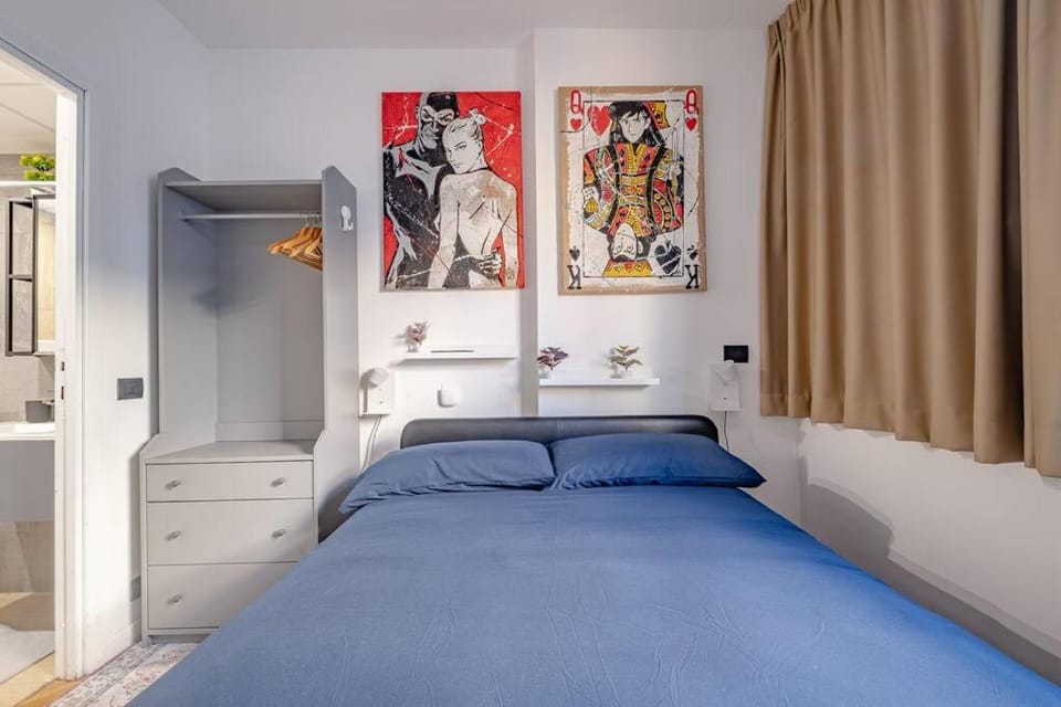 Bed, Photo of the whole room, Bedroom, wardrobe