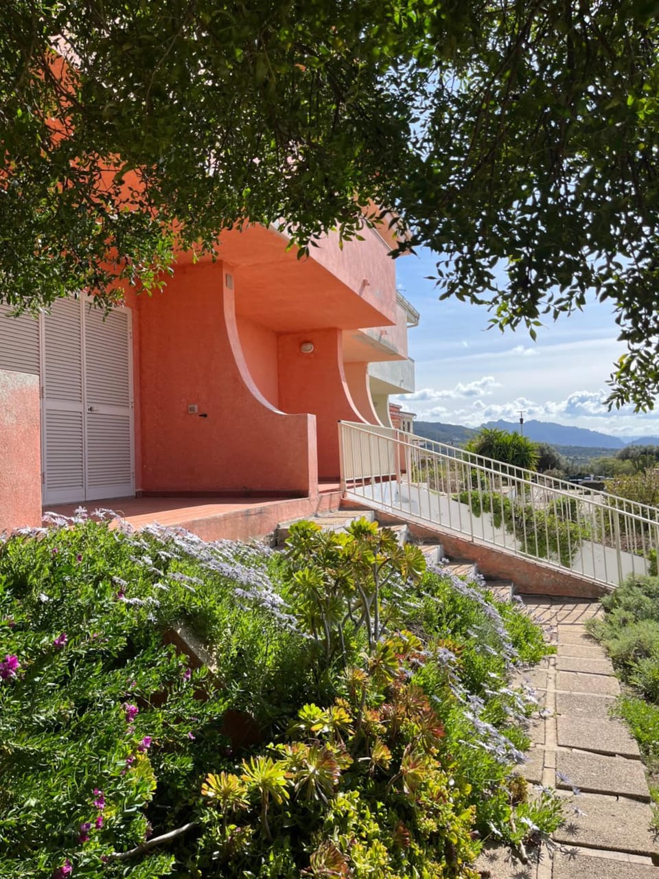 Property building, Spring, Day, Balcony/Terrace