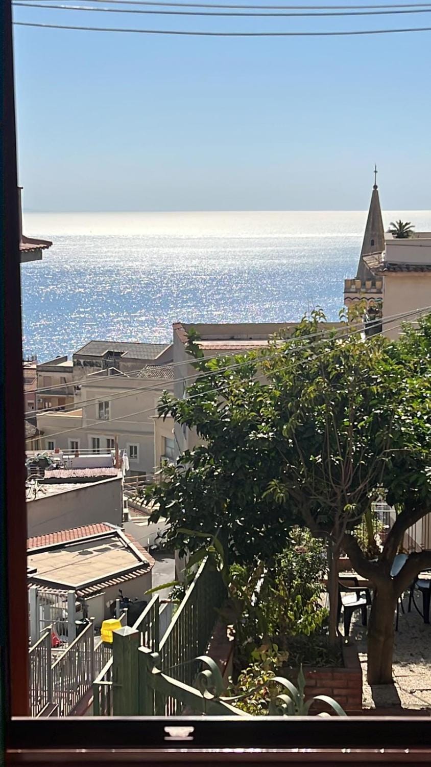 Natural landscape, Balcony/Terrace, Sea view