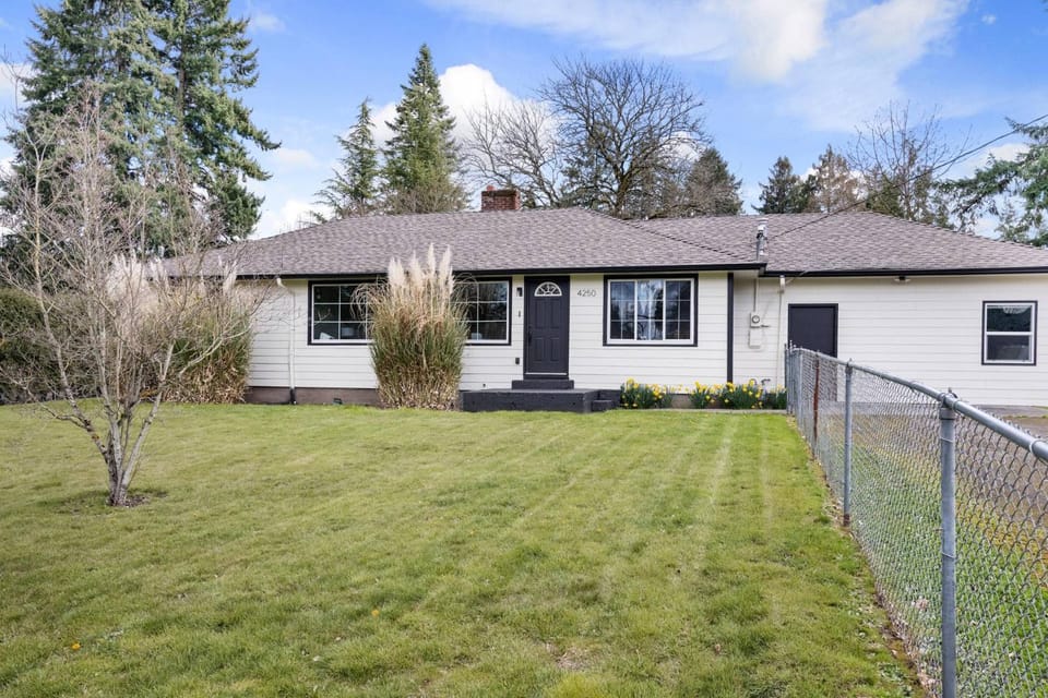 Sulcata Paradise House in Beaverton