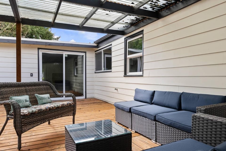 Sulcata Paradise House in Beaverton