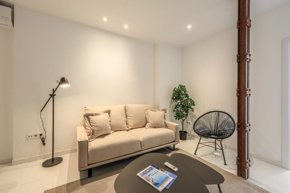 Communal lounge/ TV room, Living room
