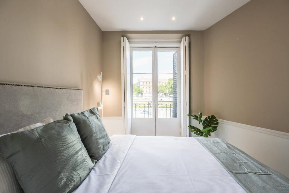 Bed, Bedroom