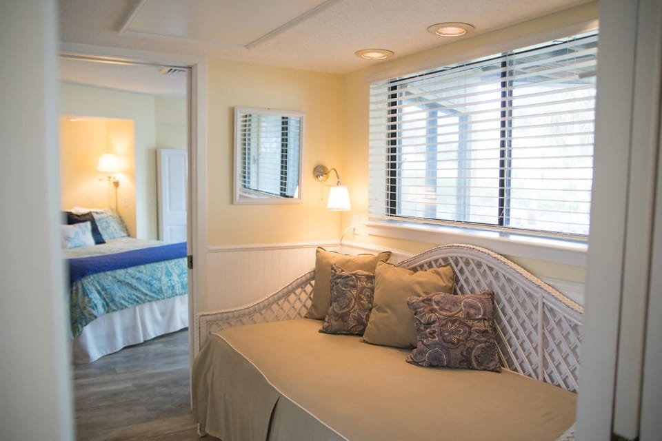 Seating area, Bedroom