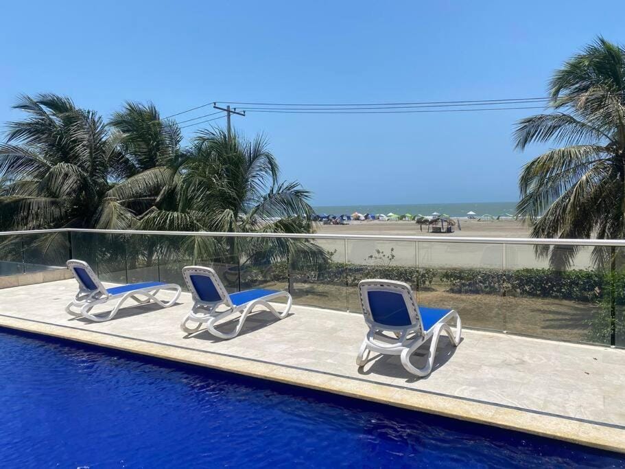 Day, Natural landscape, Pool view, Sea view, Swimming pool, sunbed