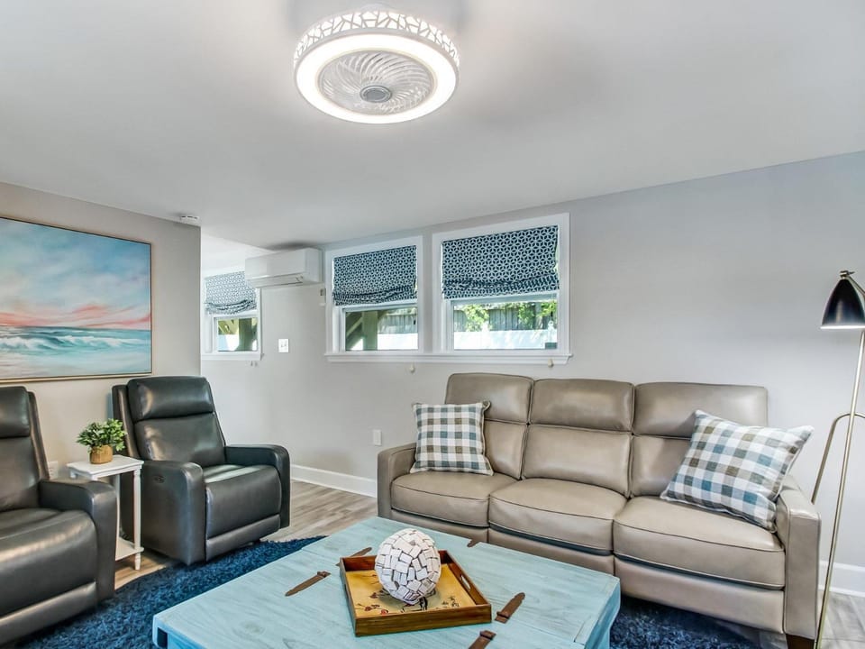 Beachside Villa Collection - 8 Bedroom House in Tybee Island