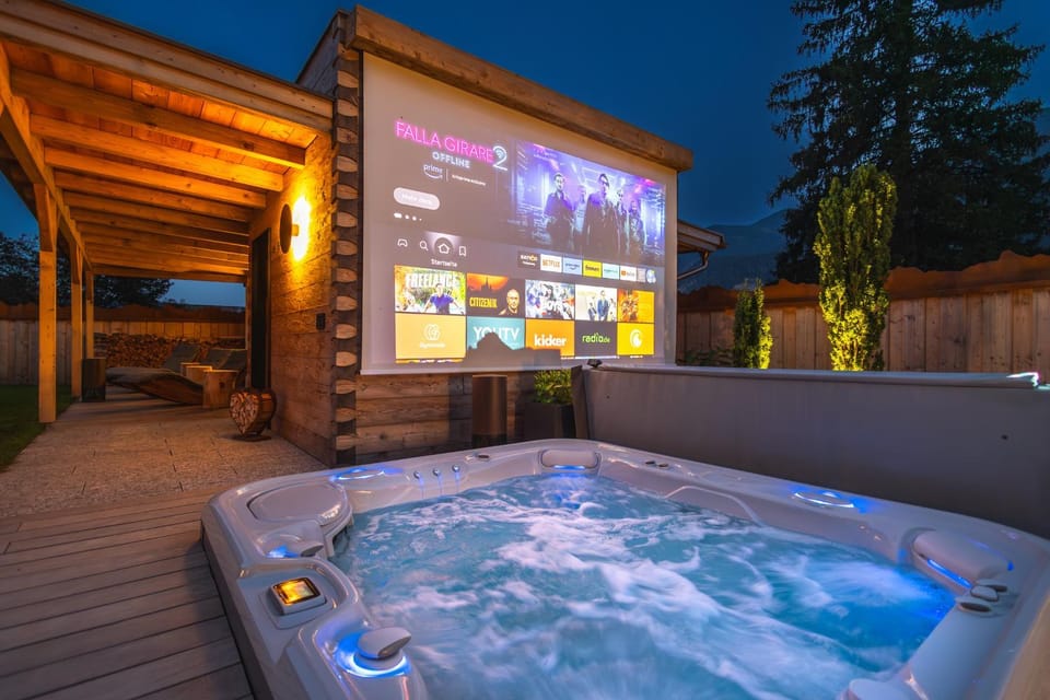 Hot Tub, TV and multimedia