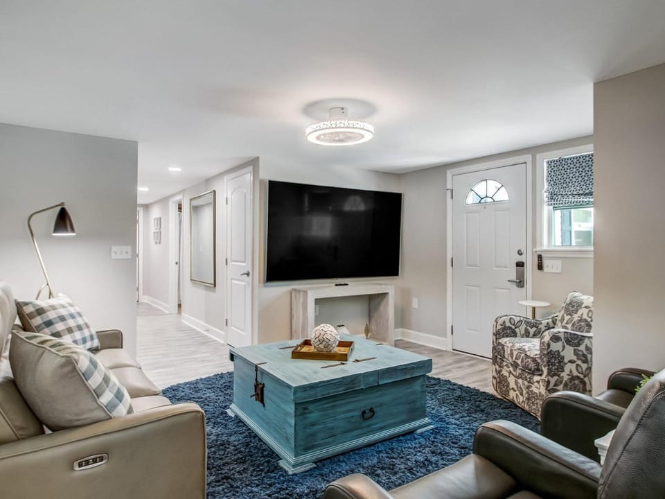 Beachside Villa Collection - 6 Bedroom House in Tybee Island