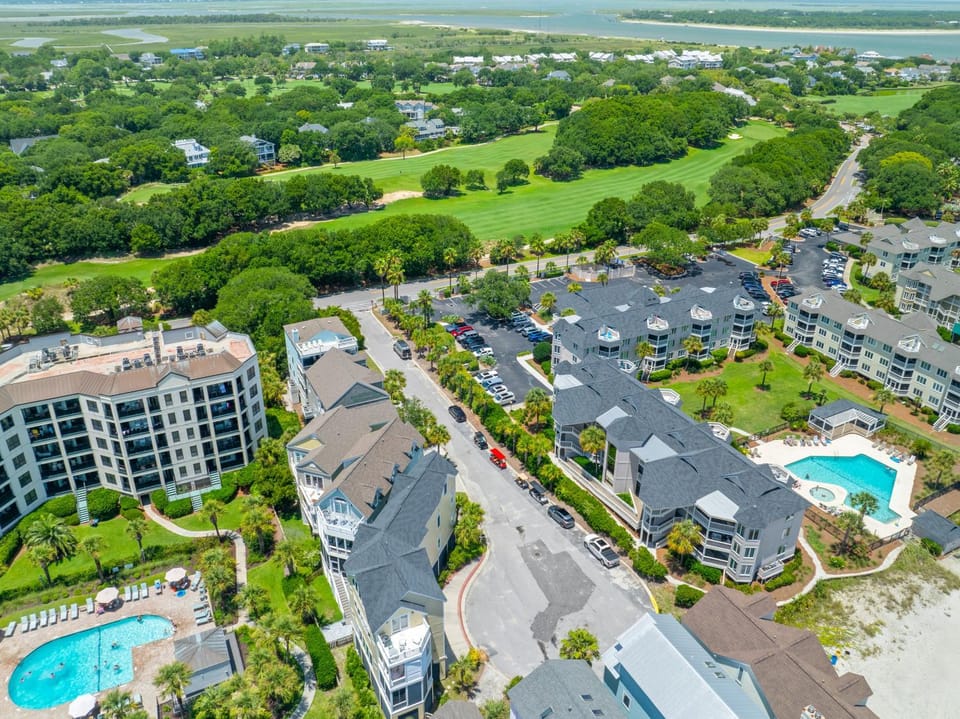 Property building, Bird's eye view, Swimming pool