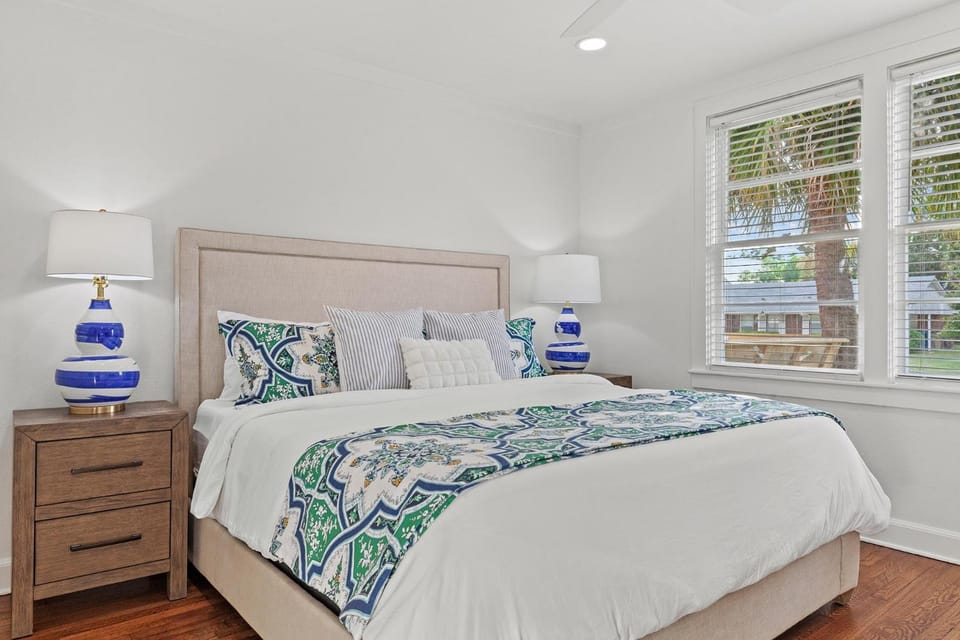 Striped Palm Estate House in Tybee Island