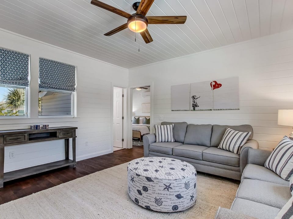 Beachside Villa Unit 5 House in Tybee Island